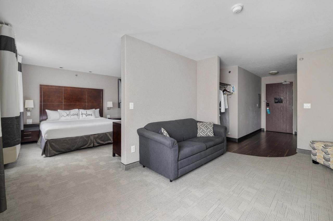 & Hotel Yorkton