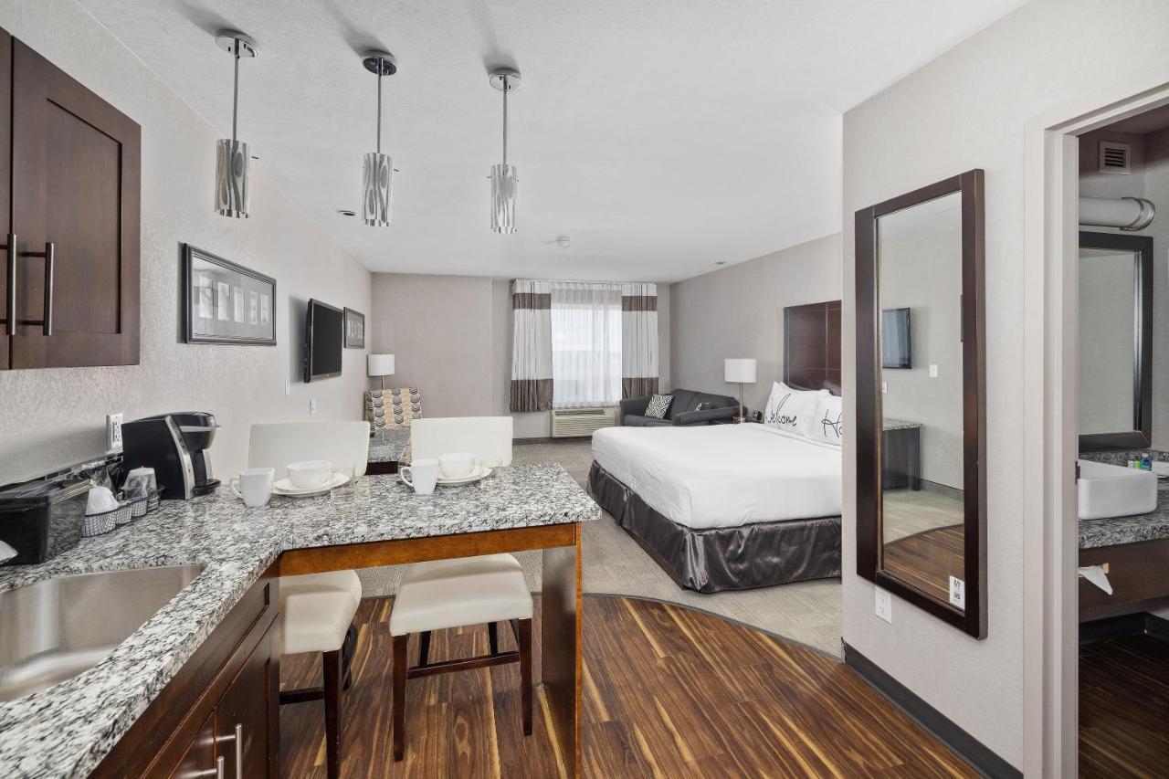 Hotel & 4*